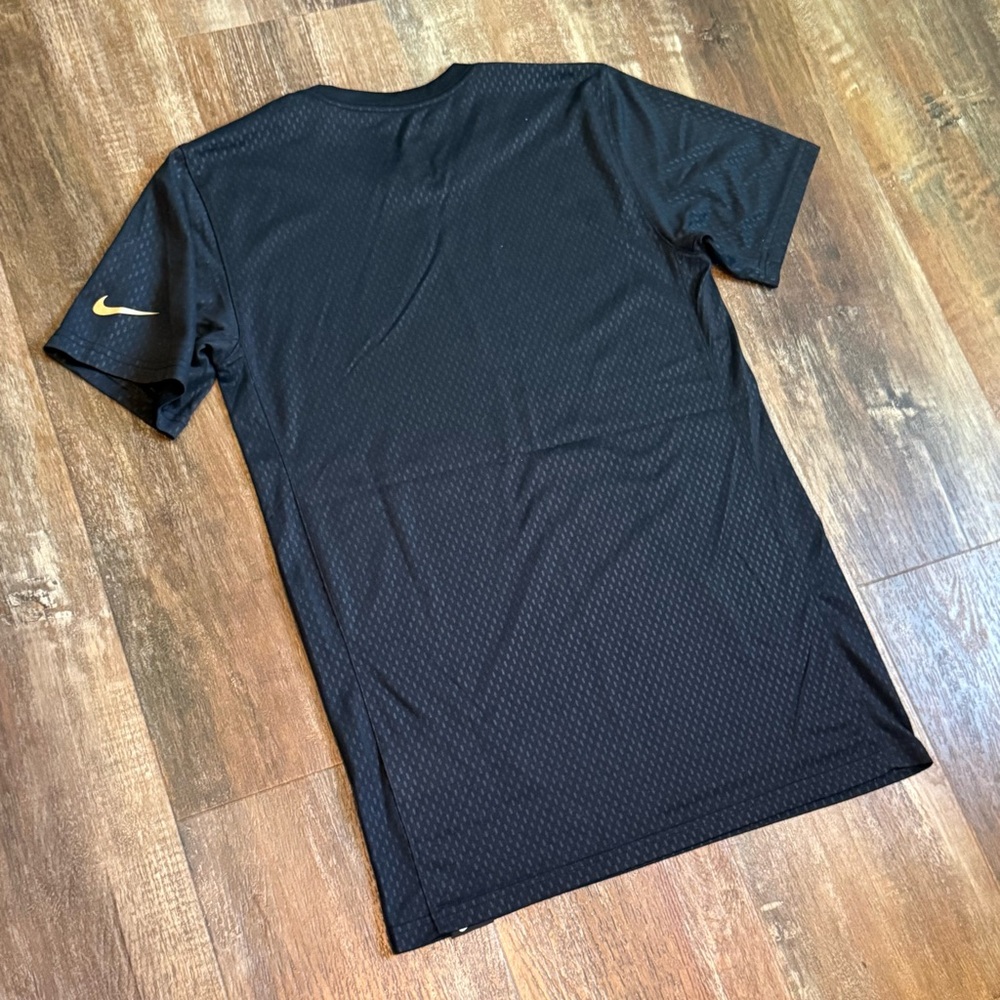 Nike Tee - Picture 6 of 6